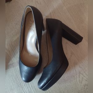 Naturalizer black platform chunky heels